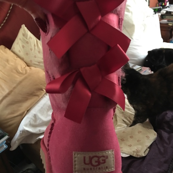 Uggs - Picture 3 of 5